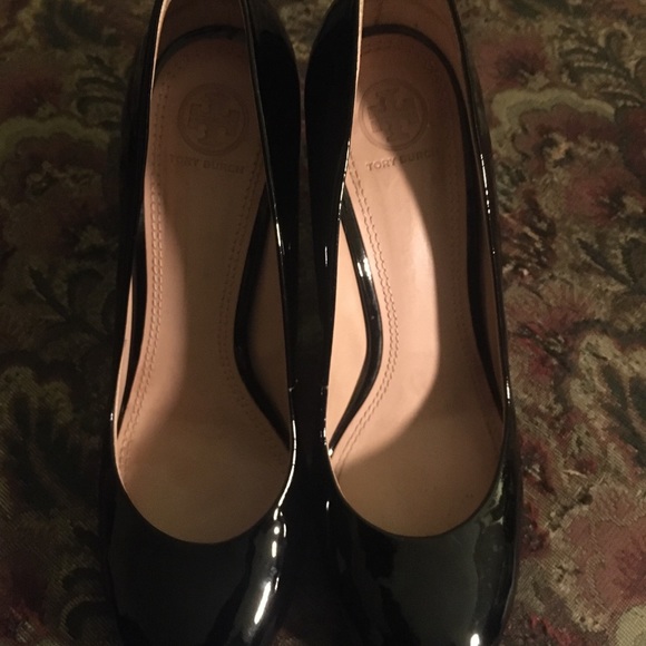 SOLD - Authentic Tory Burch Black Wedge (Pumps) - Picture 2 of 16